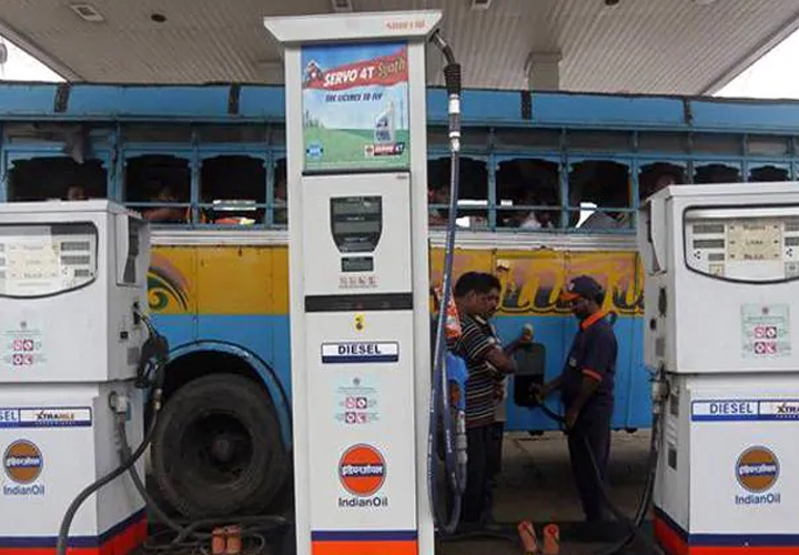ഇന്ധന വിലയില്‍ വീണ്ടും വര്‍ധന; അന്താഷ്ട്ര എണ്ണ വിപണിയില്‍ സമ്മര്‍ദ്ദം ശക്തം