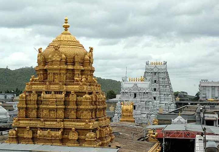 ഭക്തി സമ്പത്ത്; ക്ഷേത്രം വീണ്ടും തുറന്ന ആദ്യ ദിവസം തിരുപ്പതി ക്ഷേത്രത്തില്‍ വഴിപാട് ഇനത്തില്‍ ലഭിച്ചത് 25 ലക്ഷം രൂപ