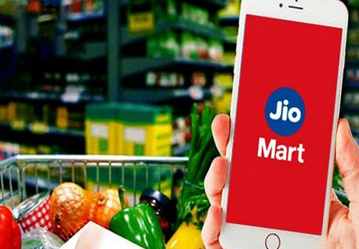 റിലയന്‍സ് റീട്ടെയ്ല്‍ ഇന്ത്യന്‍ വിപണിയില്‍ വമ്പന്‍ നീക്കത്തിന് ഒരുങ്ങുന്നു; ഫെസ്റ്റീവ് സീസണില്‍ ആമസോണിനും ഫ്‌ലിപ്കാര്‍ട്ടിനും വെല്ലുവിളിയായി ജിയോ മാര്‍ട്ട്